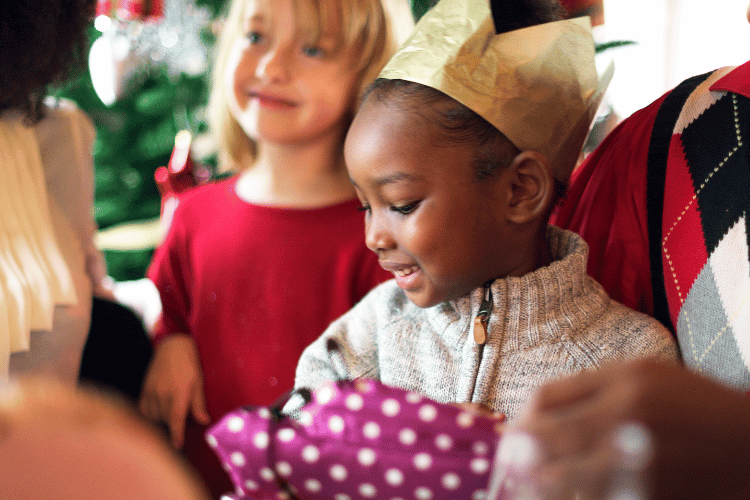 How do you plan a cheap Christmas party for kids?