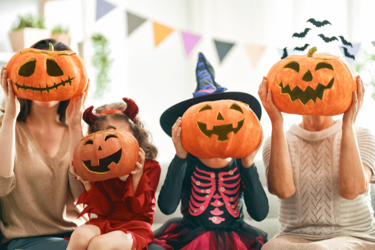 How to plan a Halloween party for kids